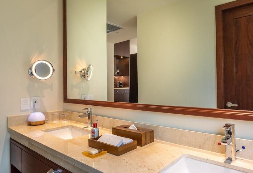Swim-up suite, Moon Palace Cancun  All Inclusive