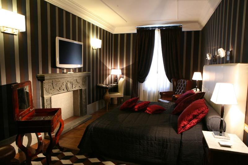 اتاق اجرایی, The Inn At The Spanish Steps