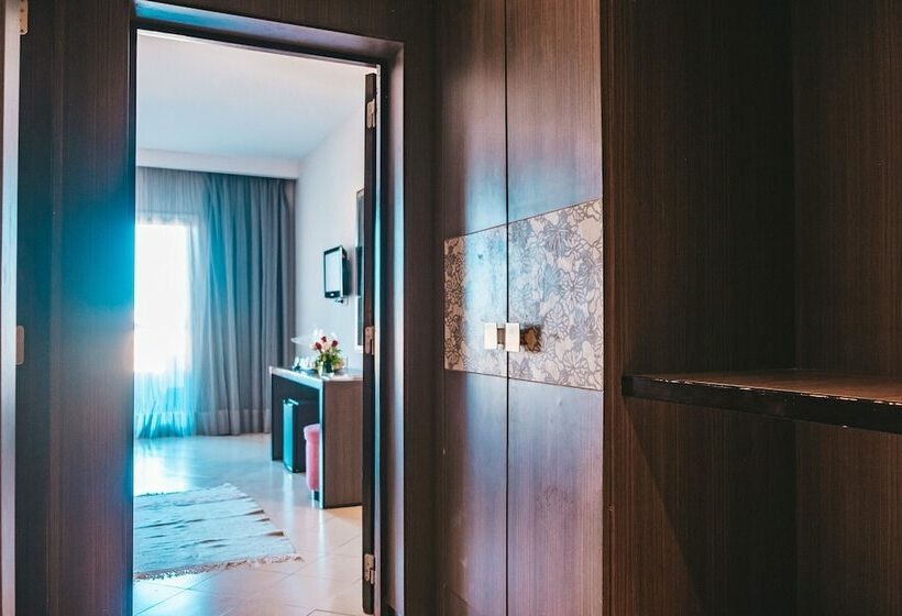 اتاق استاندارد چهار تخته با چشم‌انداز دریا, Rosa Beach Thalasso and Spa