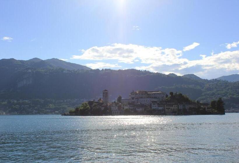 Suite with lake view, B&b Al Dom