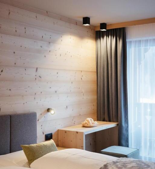 Номер Superior с Балконом, Berghotel Sanví