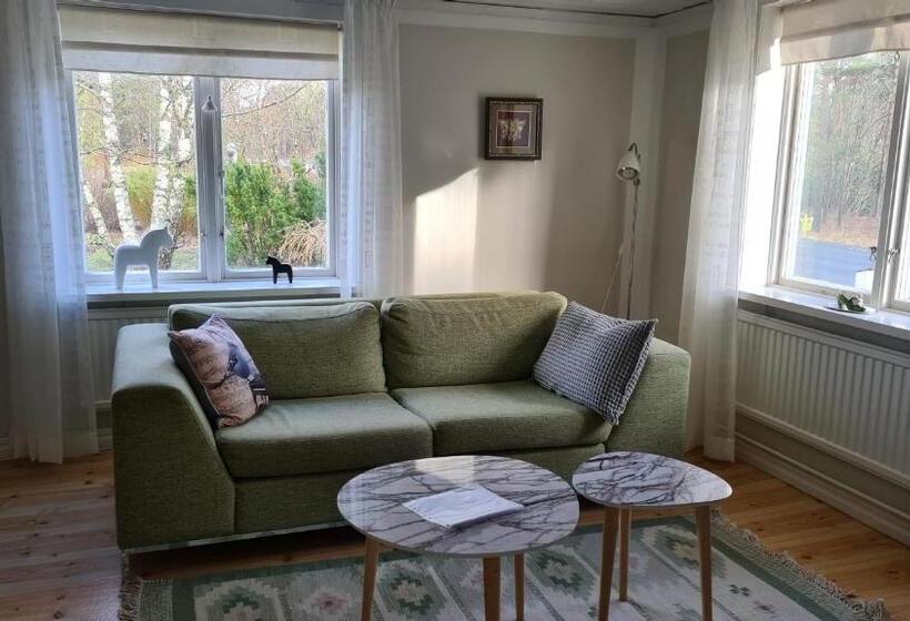 اتاق لوکس با تخت بزرگ, Villa Luna Breakfast