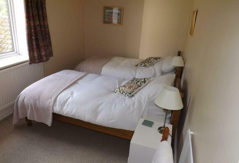Номер Стандарт, The Cockatrice B&b
