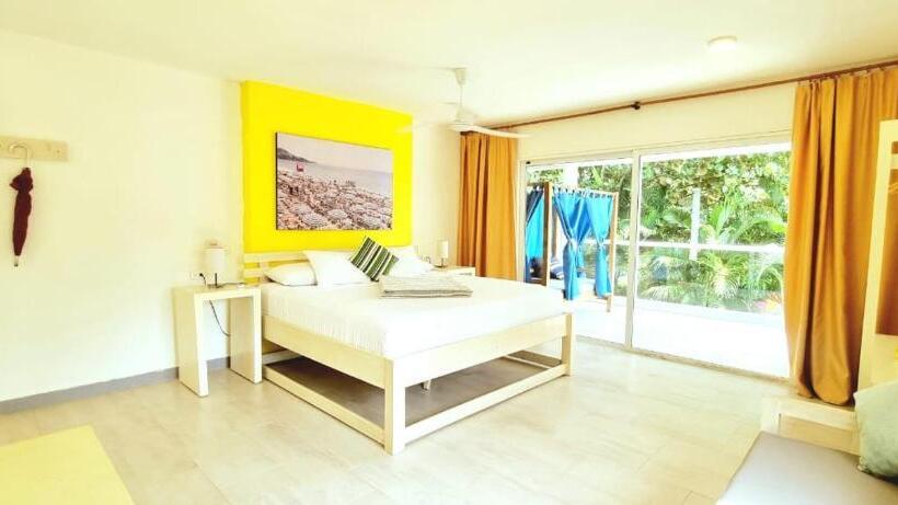 스탠다드 룸 킹사이즈 침대, Blue Mango Beach