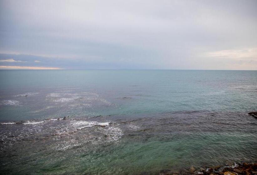 Четырехместный Номер Стандарт Вид на Море, Ostello Del Castello Di Santa Severa