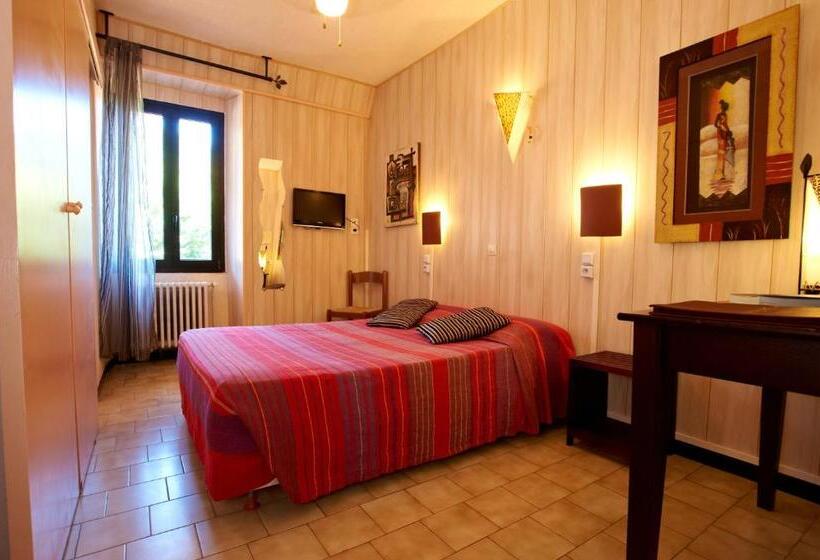 Номер Стандарт, Hôtel Le Bon Accueil