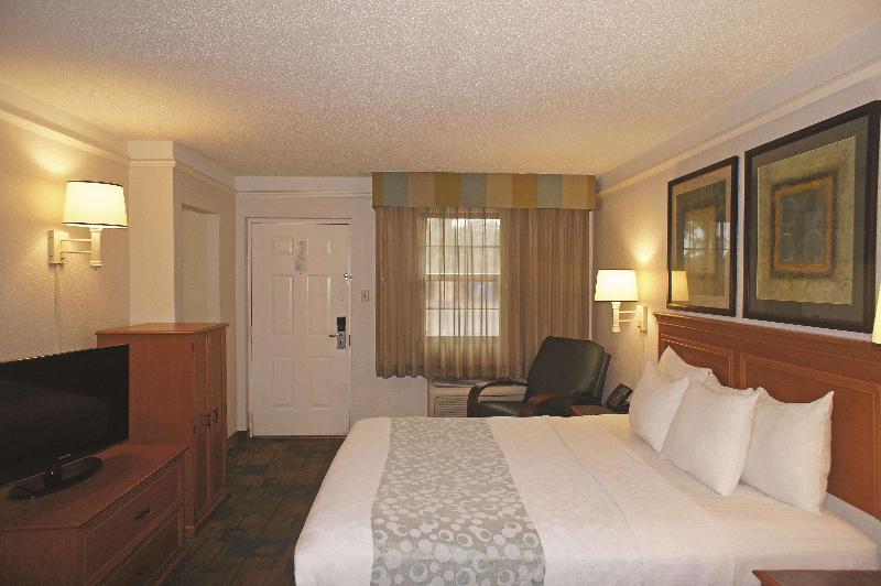 חדר סטנדרט עם מיטת קינג, La Quinta Inn By Wyndham Pensacola
