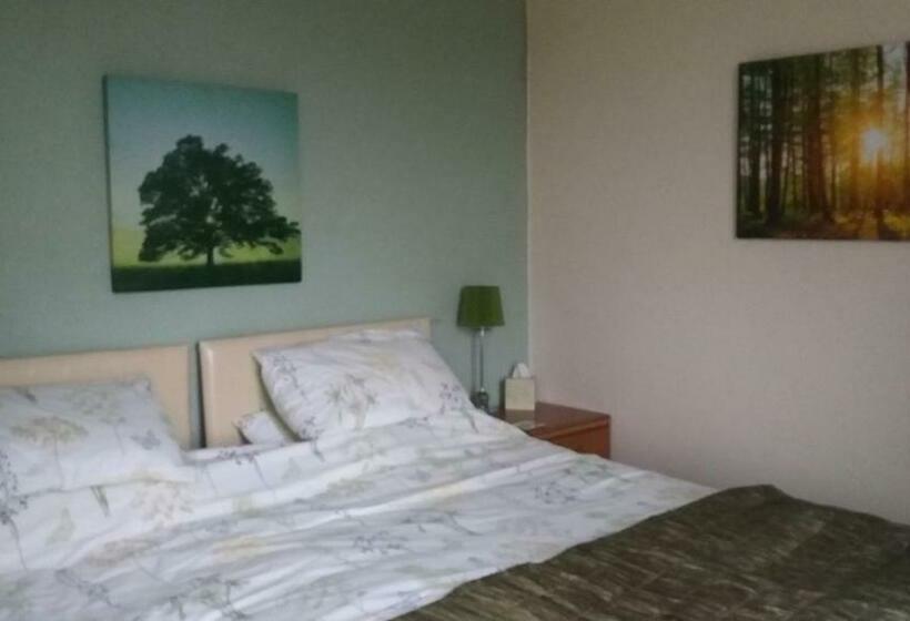 Номер Стандарт Вид на Горы, Plumtree House