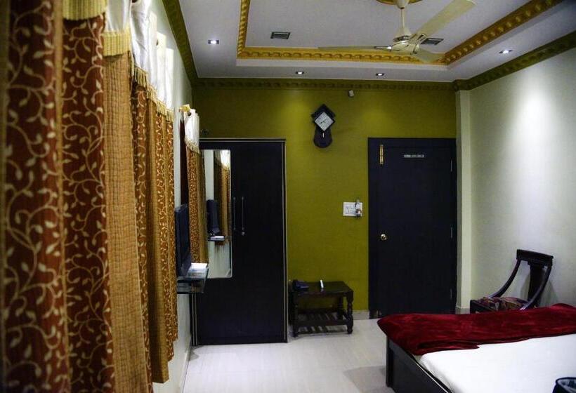 デラックスルーム, Parvati Palace Sehore