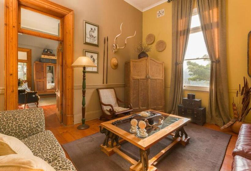 Номер Стандарт Вид на Горы, Royston Hall Historical Guesthouse
