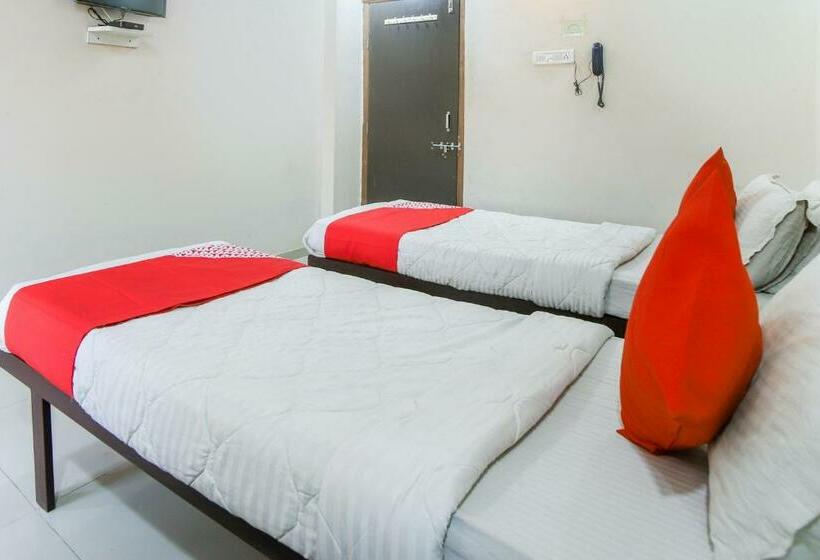 Трехместный Номер Классика, Oyo 69652 Om Restaurant And Guest House