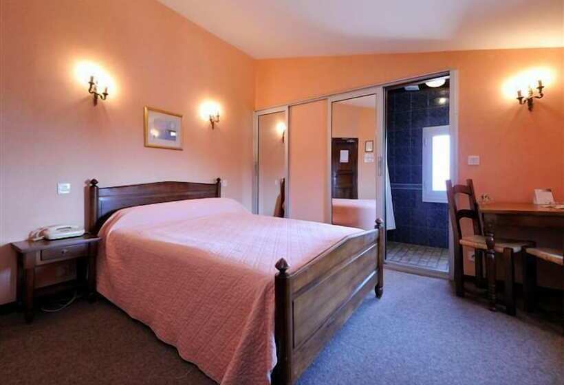 Номер Комфорт, Logis Hôtel Restaurant Les Géraniums