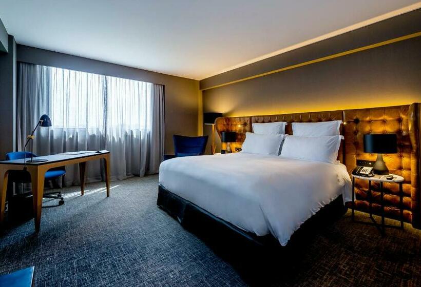 اتاق اجرایی با تخت بزرگ, Pullman Sao Paulo Guarulhos Airport