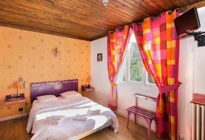 Номер Стандарт, Auberge de l'Escargot d'Or