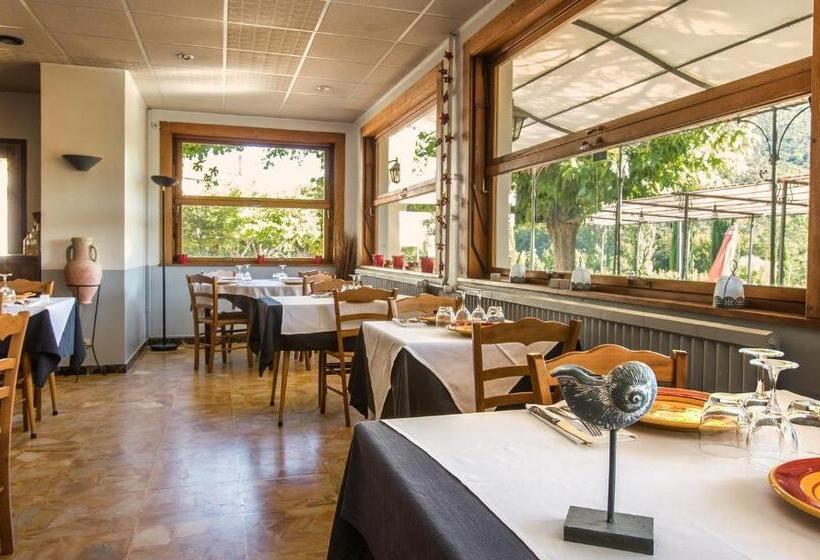 Номер Стандарт, Auberge de l'Escargot d'Or