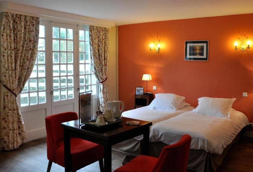 Номер Стандарт Трехместный, Hostellerie Et Spa De La Vieille Ferme