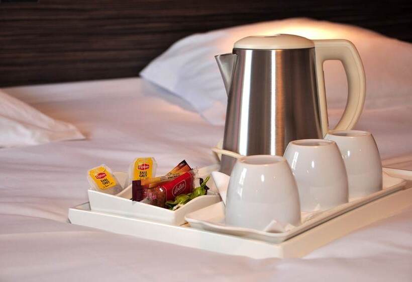 Трехместный Номер Комфорт, Logis Hôtel A La Bonne Auberge
