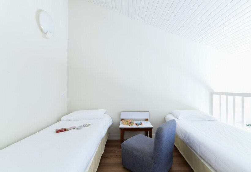 Четырехместный Номер Стандарт, Logis Lacotel