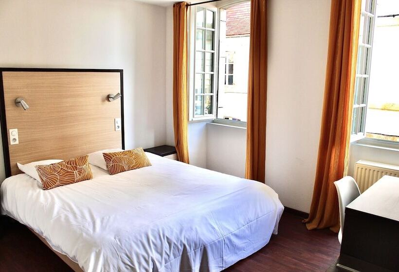 Номер Стандарт, Logis Hôtel Le Commerce