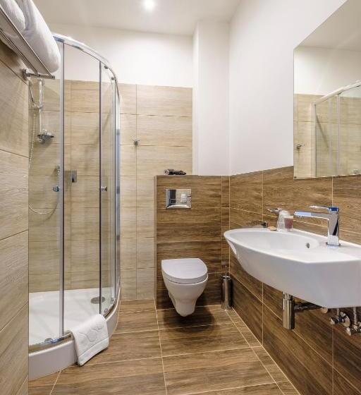 اتاق استاندارد یک نفره, Reytan