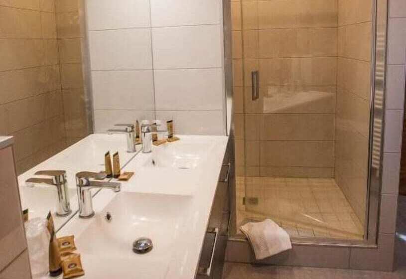 Семейный Номер, Terminus  Pizzeria Pizz A Gogo  Salle De Sport  Face A La Gare