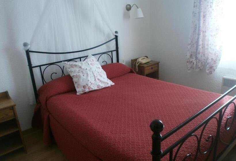 Номер Стандарт, Hôtel Le Clos Des Pins