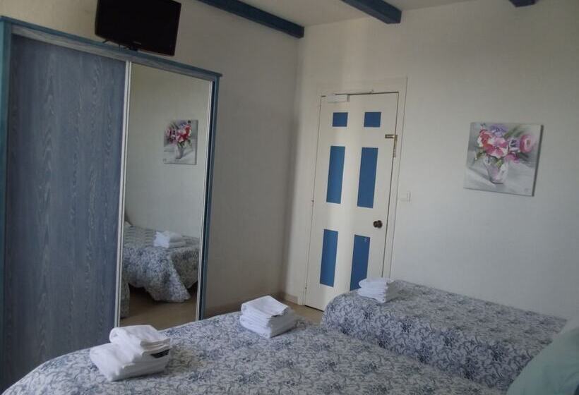 Номер Стандарт Трехместный, Hôtel Muret