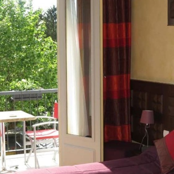 Номер Комфорт, Logis Hôtel Restaurant Chez Nous
