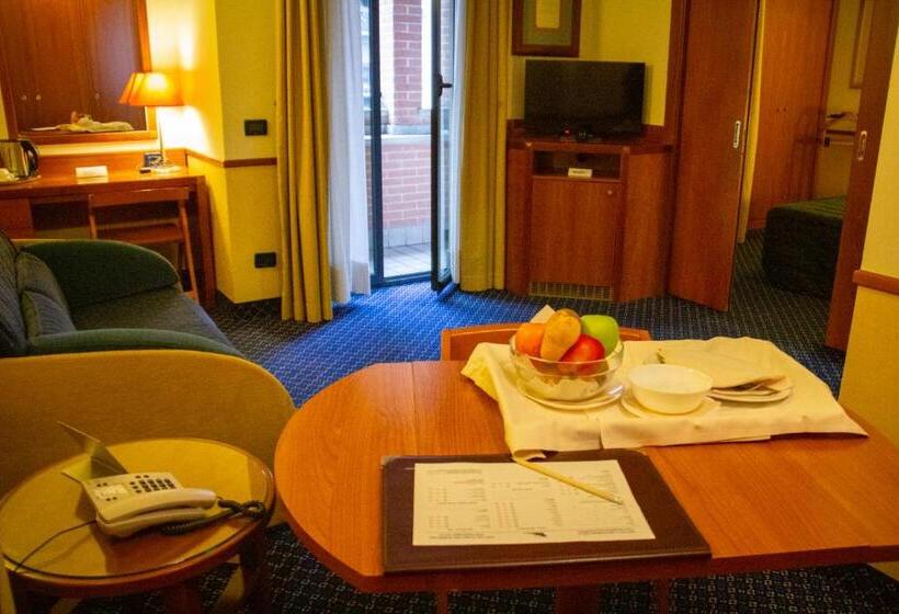 سوییت جونیور, Pacific Hotel Fortino