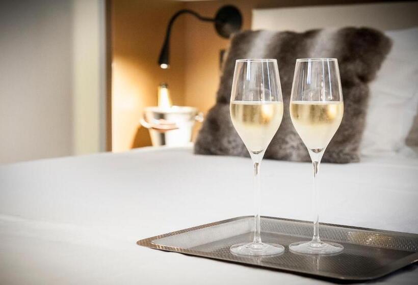 اتاق استاندارد با وان آب گرم, The Originals Boutique, Hôtel Bulles By Forgeron, Lille Sud