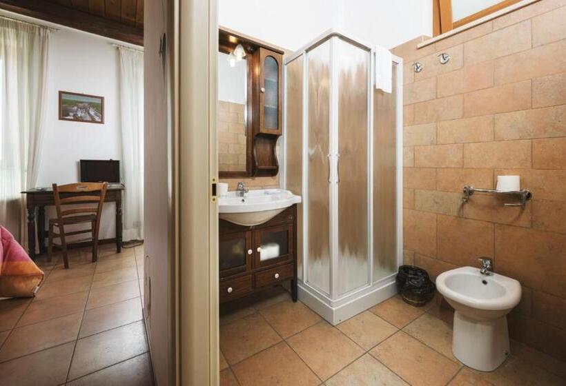 Четырехместный Номер Стандарт, Briciola Di Sole B&b E Ristorante