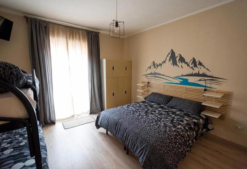 اتاق استاندارد چهارنفره با سرویس بهداشتی مشترک, Snowake House