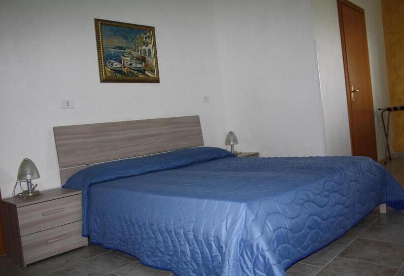 اتاق استاندارد سه نفره, B&b Borgo Pileri