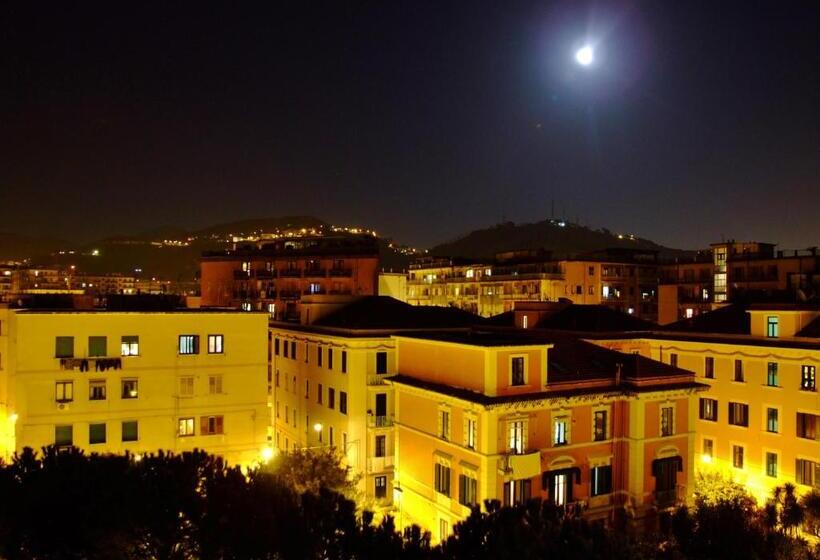 اتاق استاندارد سه نفره, L Una Di Notte