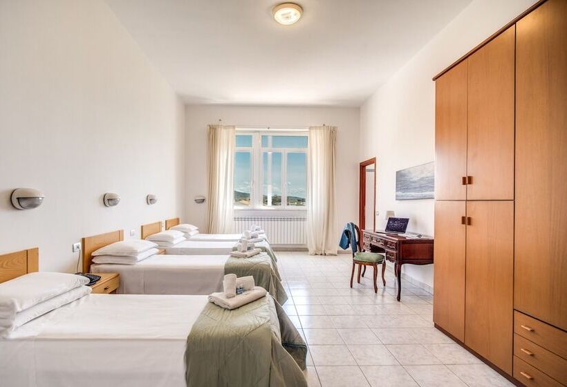 Четырехместный Номер Стандарт, Villa Mg