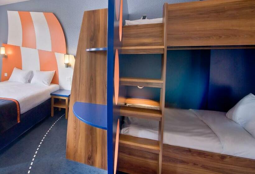 Четырехместный Номер Стандарт, Explorers Hotel Marne La Vallée