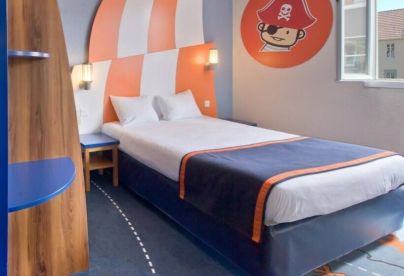 Четырехместный Номер Стандарт, Explorers Hotel Marne La Vallée