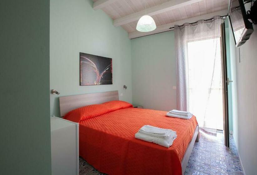 اتاق استاندارد با بالکن, B&b Da Noemi