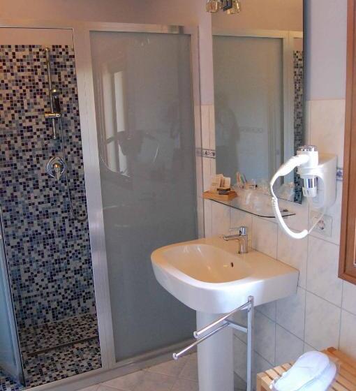 آپارتمان یک خوابه با دری مشترک که هال را جدا می کند., B&b Le Antiche Cisterne