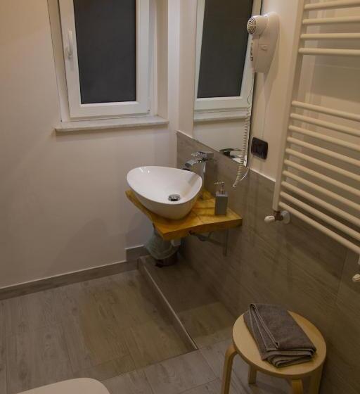 اتاق استاندارد سه نفره, Up&b Rooms Catania