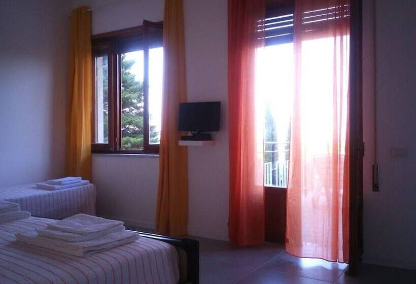 Номер Стандарт с Террасой, Villa Lina B&b
