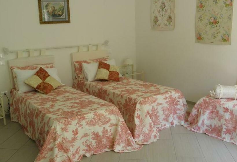 Номер Стандарт Вид на Сад, Dimora E Arte   B&b