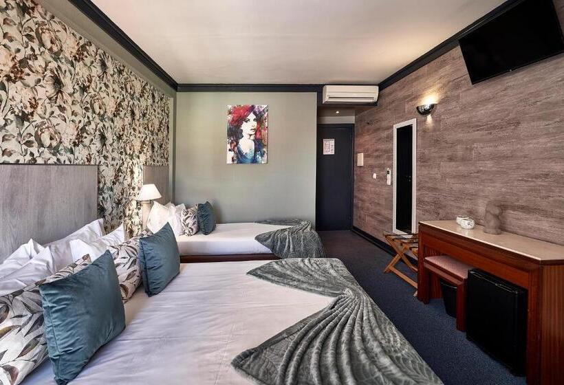 اتاق استاندارد سه نفره, Galeria Suite