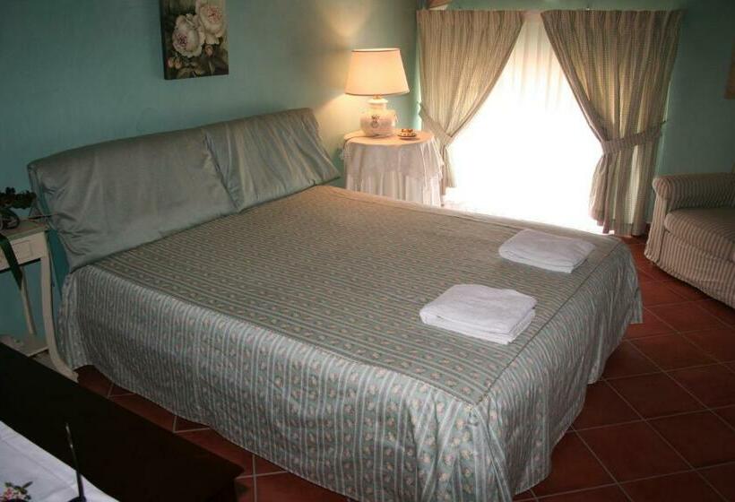 Четырехместный Номер Стандарт, B&b Macchia D Olmo