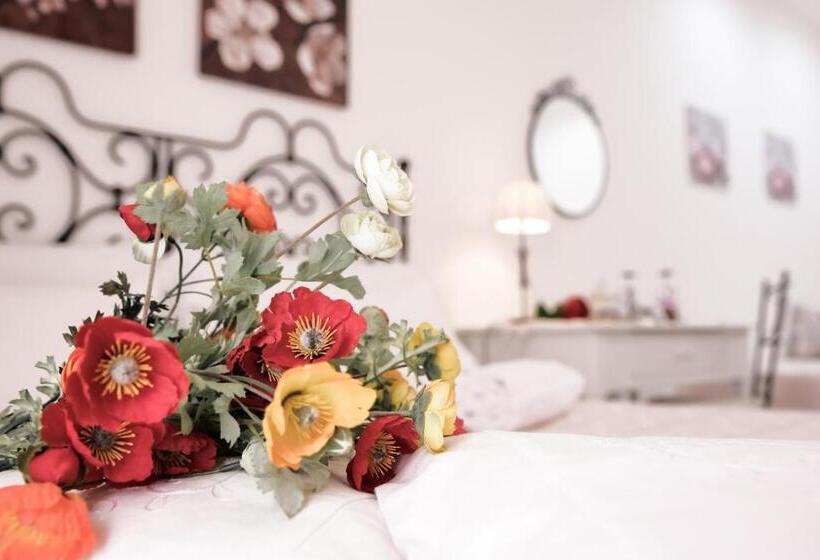 Четырехместный Номер Стандарт с Балконом, Suliscenti Dimora Siciliana B&b