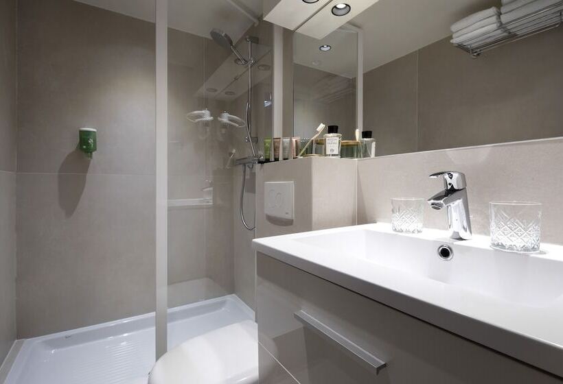 スタンダードトリプルルーム, Brady   Gare De L Est