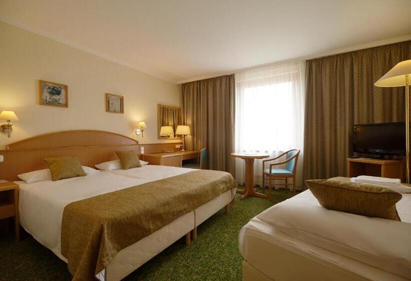 Номер Стандарт Трехместный, Danubius Hotel Erzsébet City Center