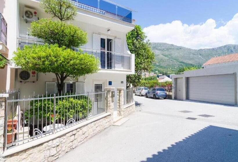 Студио Стандарт Вид на Сад, Rooms & Apartments Barišić