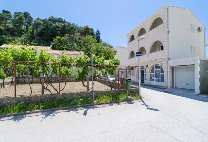 Номер Стандарт Вид на Город, Rooms & Apartments Barišić