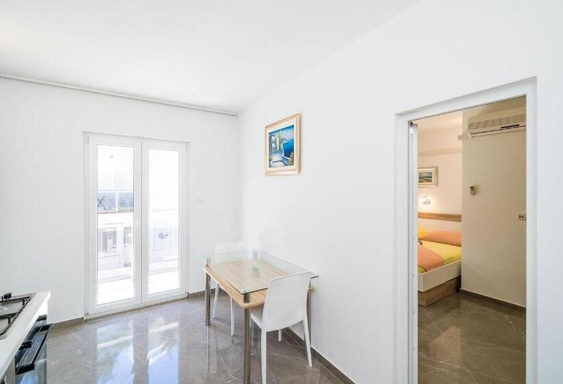Апартаменты 1 Спальня Вид на Сад, Rooms & Apartments Barišić